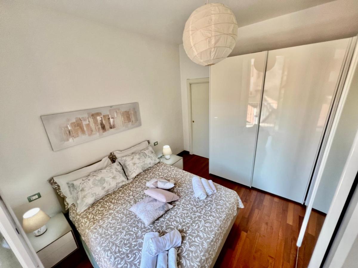 Divina Luxury Apartment With Jacuzzi Near The Lake 코모 외부 사진