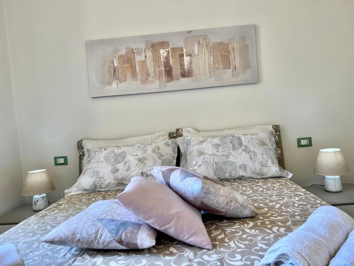 Divina Luxury Apartment With Jacuzzi Near The Lake 코모 외부 사진